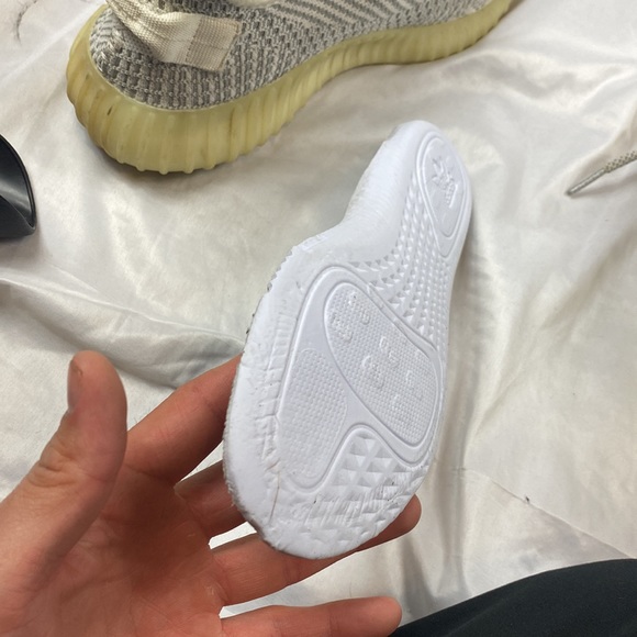 adidas yeezy boost 350 v2 Static NON REFLECTIVE - Picture 16 of 16